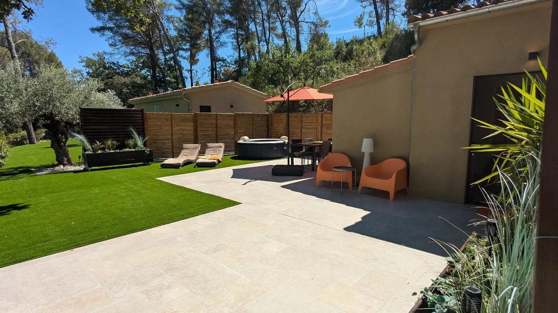 Studio Climatise - Terrasse, Plancha, Fibre Aix-en-Provence Apartment